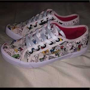 Disney Mickey Mouse Comic book shoes Size 6